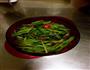 芹菜炒咸肉的做法图解1