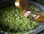 芹菜猪肉水饺的做法图解3